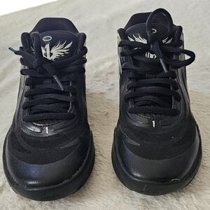 Puma MB.02 "Oreo" Black White Lamelo Ball  Basketball Shoe Boys Size 6 VEUC